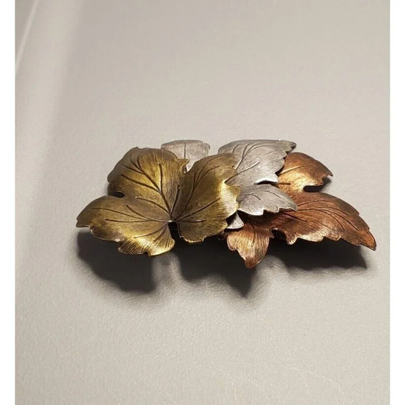 VTG Figural Maple Leaf Brooch Fall TriColor Metal 2.75 Inches - Picture 3 of 7